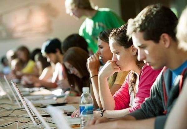 Коли і як подавати документи на вступ до університетів у 2025 році