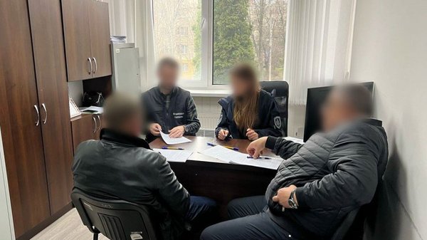Депутата облради підозрюють в ухиленні від військової служби та шахрайстві