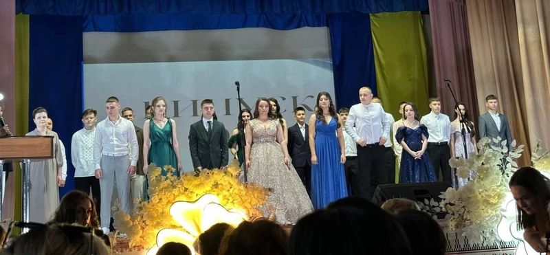 На Вінниччині випускники зібрали понад 22 тисячі гривень для ЗСУ