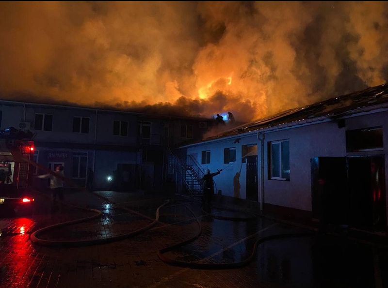 Курортний  Хмільник потрапив під атаку ворога – пошкоджені будинки та автівки