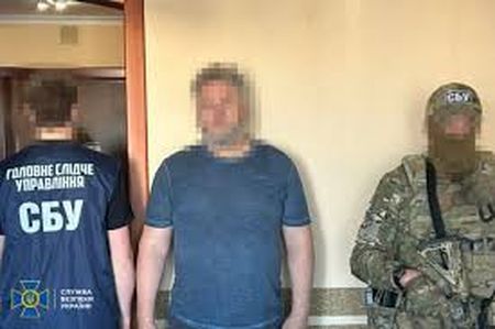 Депутат облради незаконно переправляв чоловіків за кордон