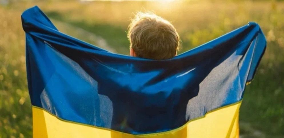 З окупації повернули групу дітей, які попри тиск росіян навчалися онлайн в українських школах