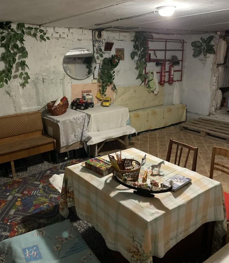 З автоматичною системою відкриття замків, маркуванням та в належному санітарному стані