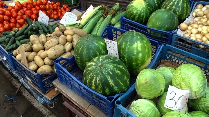 У Хмельницькому збільшили кількість перевірок продуктів на вміст нітратів