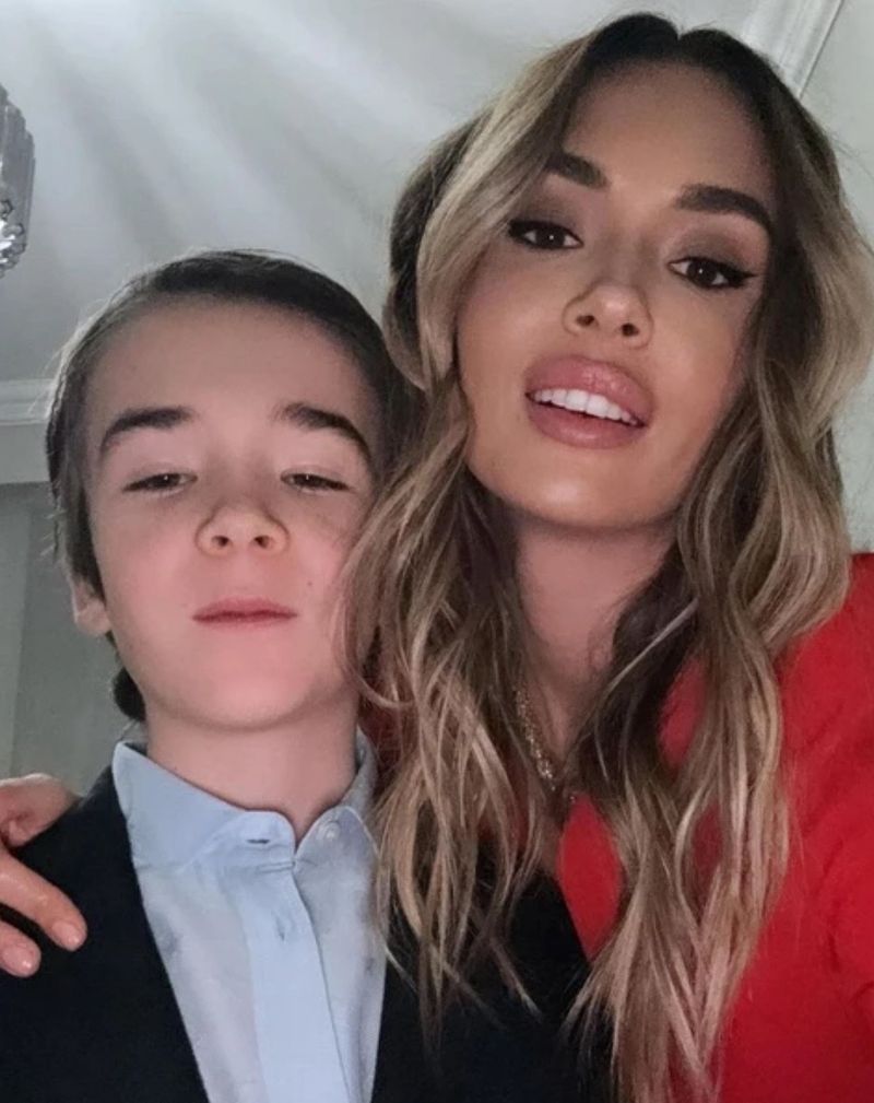 Онука Ющенка живе в Москві