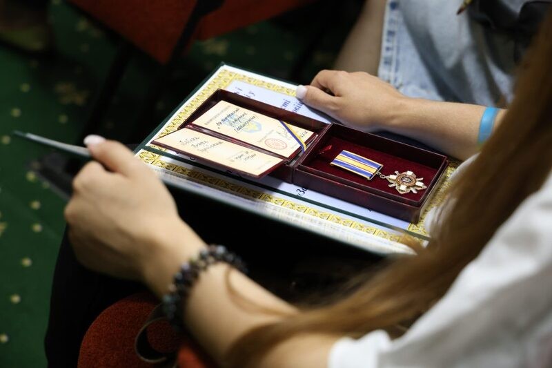 Захисників з Хмельниччини відзначили високими державними нагородами