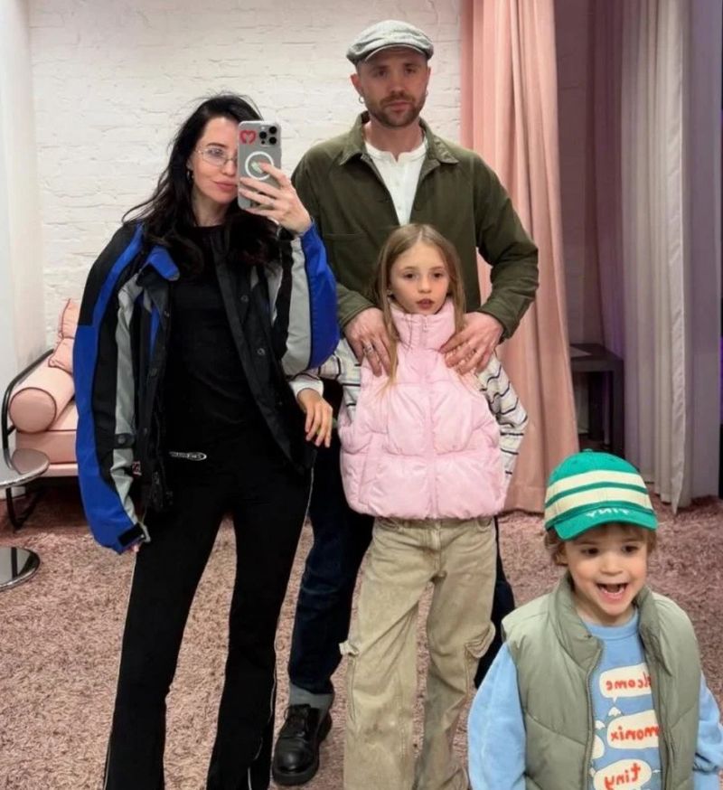 На тлі скандалу в ресторані чоловіка: Надя Дорофєєва терміново покинула Україну