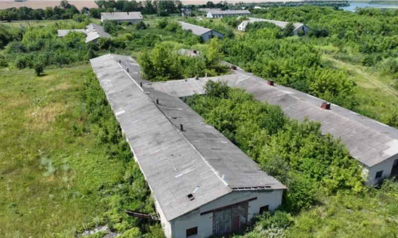 Громада на Хмельниччині виставила на продаж агрокомплекс