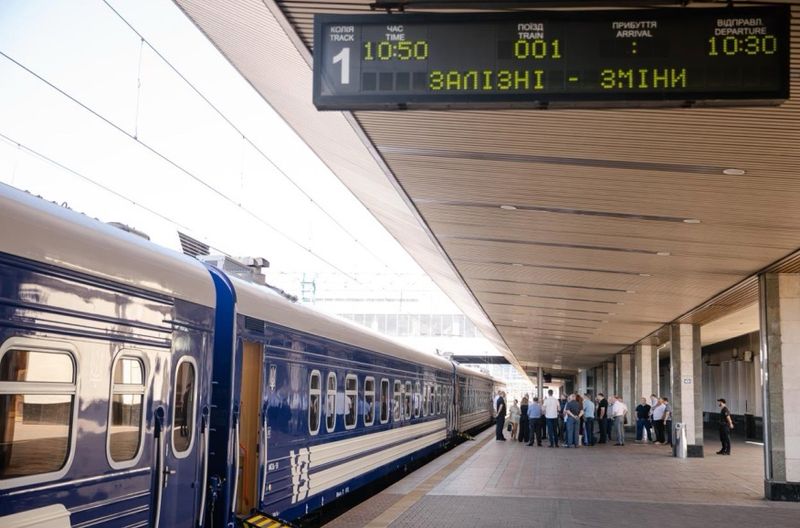 Укрзалізниця завершила процедури контрактування 100 нових пасажирських вагонів