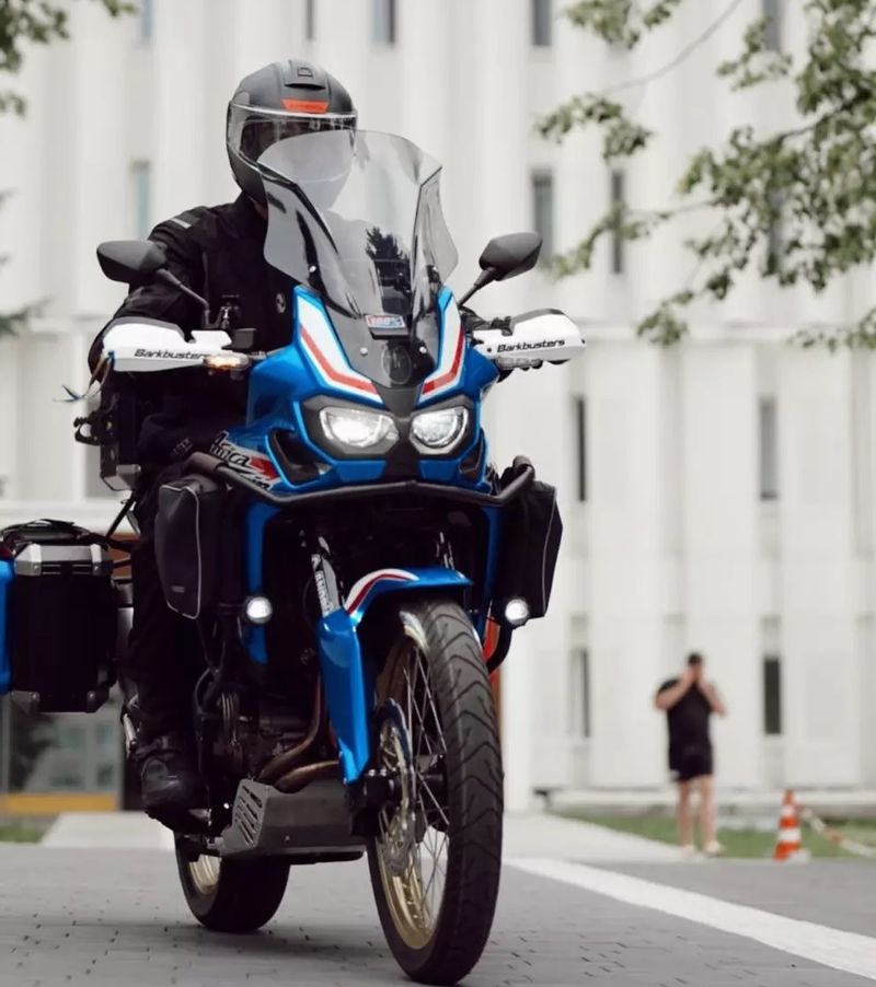 Ветеран і колишній поліцейський вирушив у благодійну мотоекспедицію