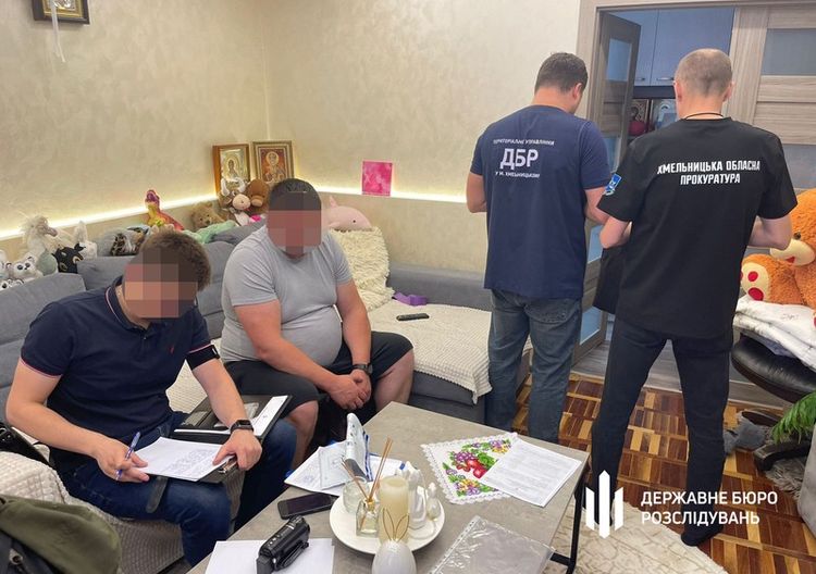 Що не задекларували депутати, які отримали підозри на Хмельниччині