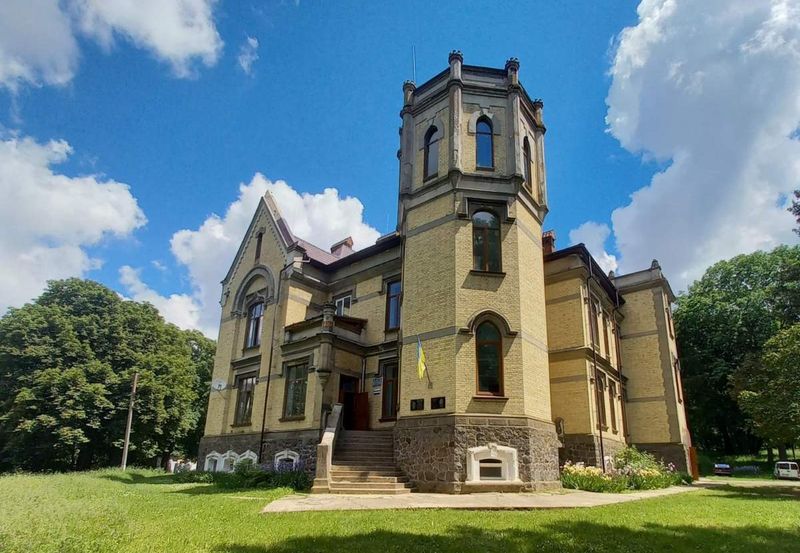 На Вінниччині громаді через суд передали приміщення гімназії