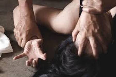 На Вінниччині засудили чоловіка, який зґвалтував свою неповнолітню доньку