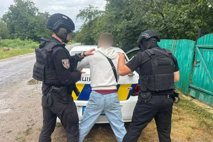 На Вінниччині п’яний чоловік стріляв з пневматики по дітях