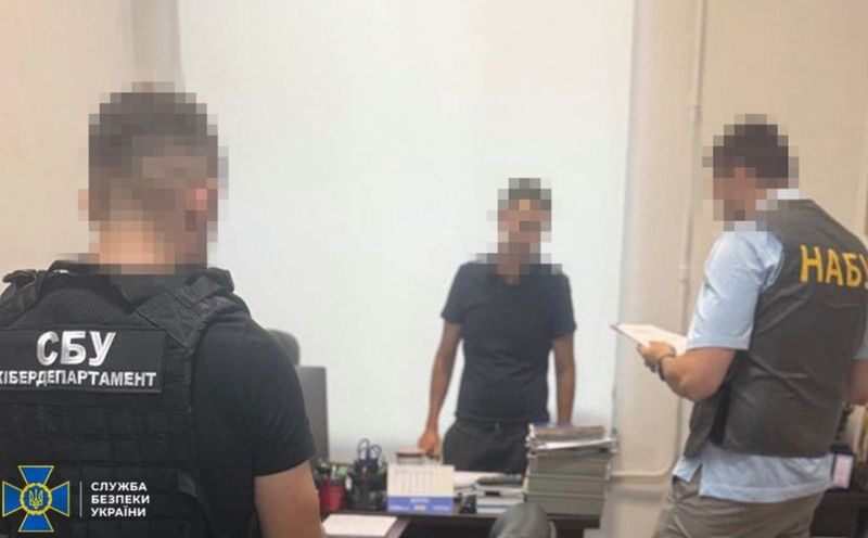 Держсекретар та топ-чиновники розкрадали кошти