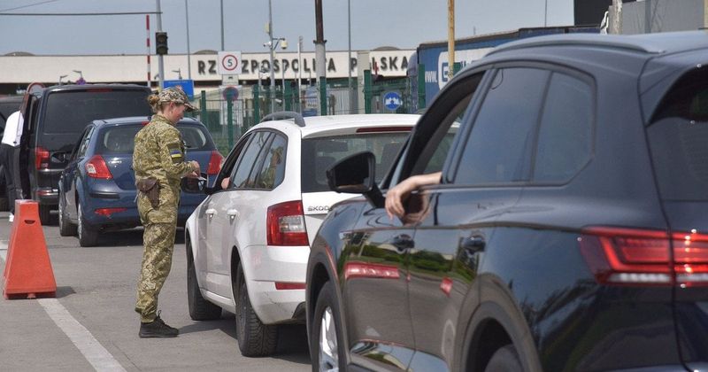 «Ухилянта» з Вінниці затримали на Буковині. Його вели діти за € 5000