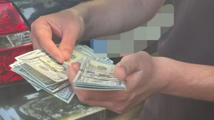 Зеленського закликають ветувати закон, який обмежив доступ до реєстрів майна посадовців