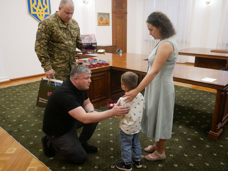 Родинам загиблих захисників на Вінниччині вручили посмертні нагороди