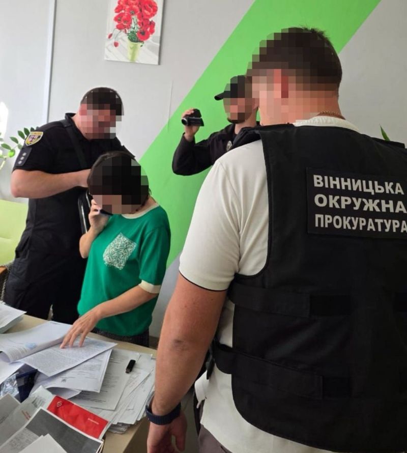 Службова недбалість на 1,4 млн грн – посадовій особі центру обслуговування клієнтів товариства з обмеженою відповідальністю повідомлено про підозру