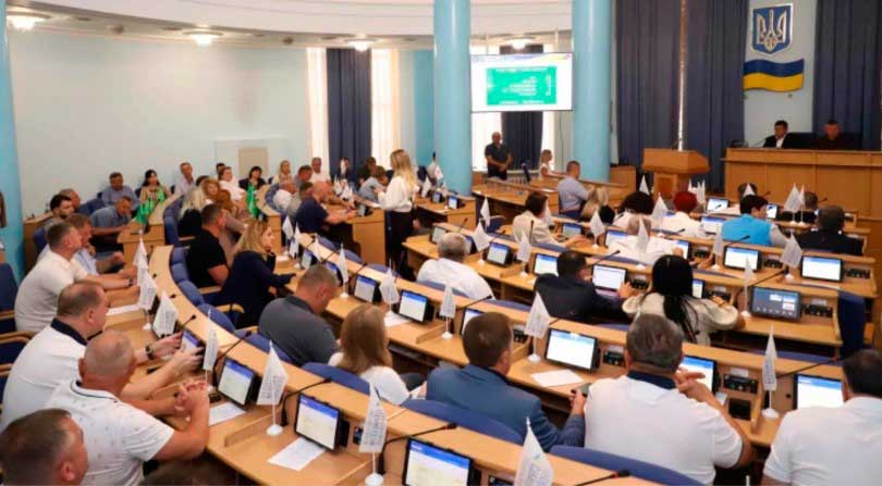 Дерибан під виглядом «невід’ємних поліпшень» провели на сесії облради