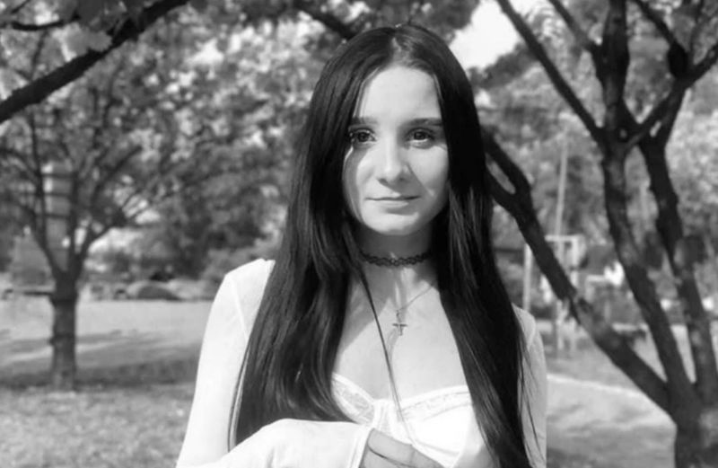 Через російську атаку по Києву загинула 17-річна студентка столичного енергетичного фахового коледжу Марина Гришко