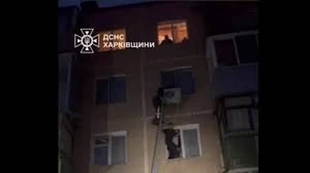Трирічна дівчинка випала з вікна 5 поверху, але врятував її кондиціонер нижче