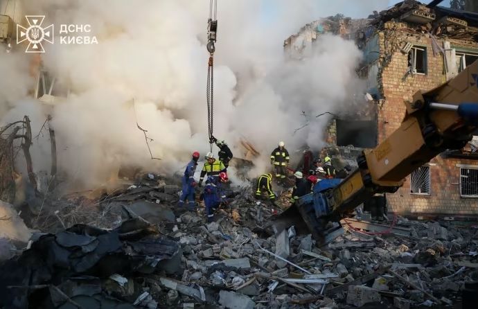 У Києві вже 12 загиблих і 48 поранених через російський удар