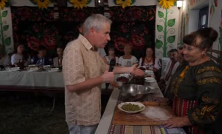 Посиденьки у селі крутнів у Хмільницькій громаді