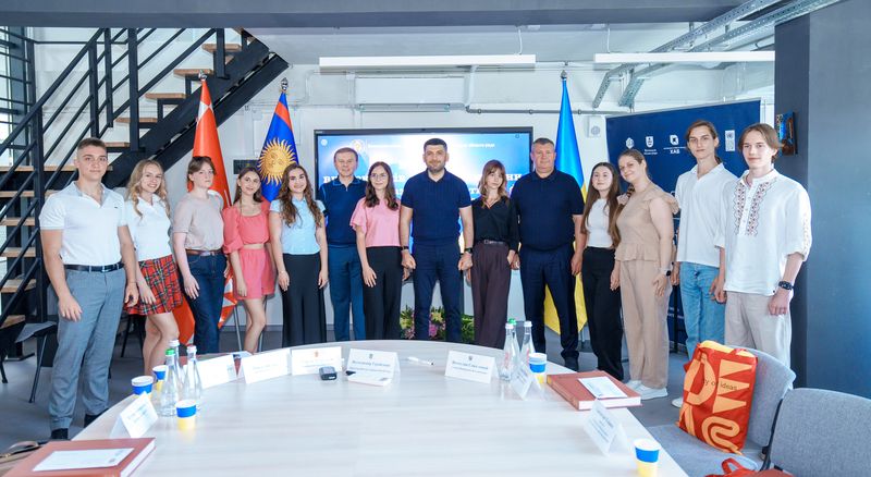 200 балів із двох предметів: найкращі результати НМТ-2025 у шести випускників Вінниці