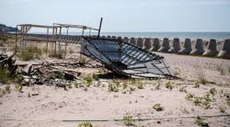 Заміновані пляжі, зруйновані готелі: як зараз живе курорт Коблево?