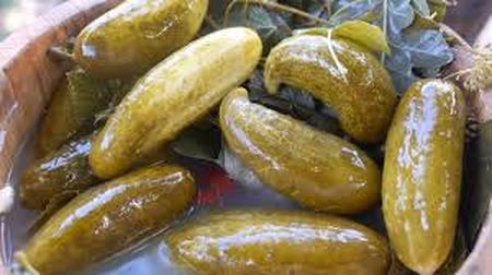 Малосольні огірки: скільки треба солі на 3-літрову банку