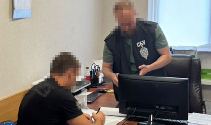 Розтратив 1 млрд грн коштів на продуктах для ЗСУ