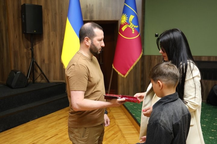 У Хмельницькому вшанували загиблих Героїв та вручили державні нагороди