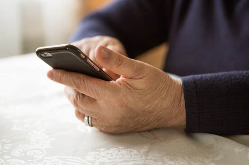 Намагалась отримати державну допомогу та втратила власні гроші