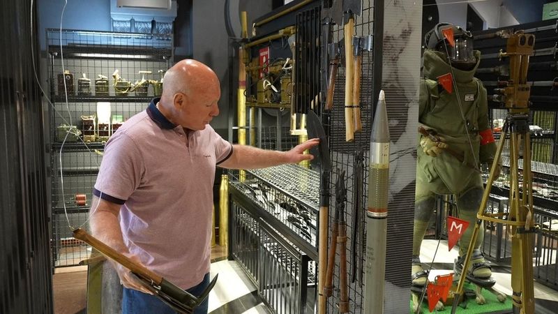 “Музей еволюції мін”