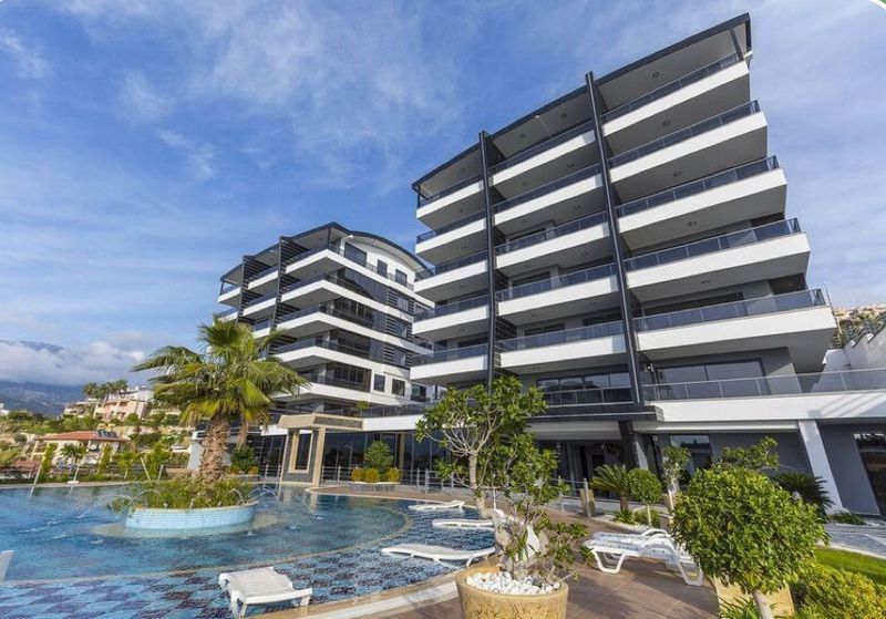 Українці — четверті серед іноземців за купівлею житла в Туреччині у липні