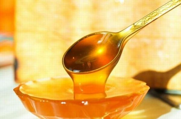 Як відрізнити натуральний мед від цукрового сиропу?