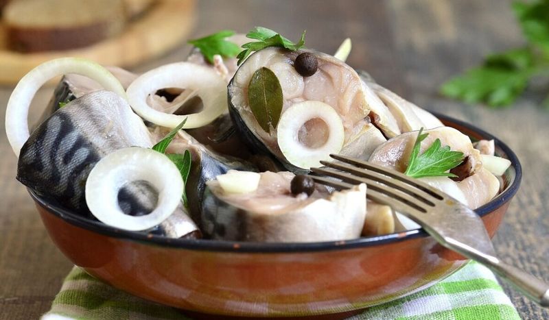 Слабосолона скумбрію за норвезьким рецептом – готуємо вдома