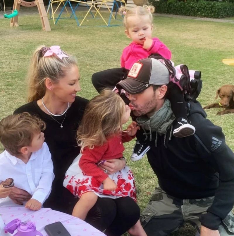 Іглесіас і Курнікова чекають на четверту дитину – інсайдери