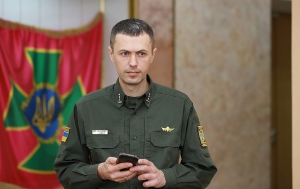 Чоловіків до 22 років вже пускають за кордон