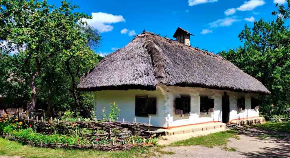 Шахраї намагалися заволодіти землею Національного музею в Пирогові