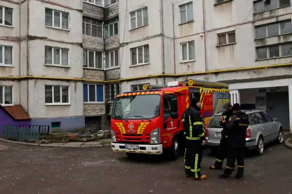 Підірвав гранату неподалік багатоповерхівки