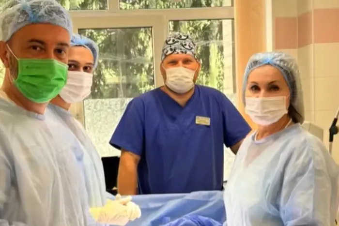 Вінницькі хірурги видалили жінці пухлину вагою 15 кг