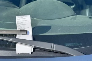 За парковку біля лікарні вінничанку оштрафували на 340 грн