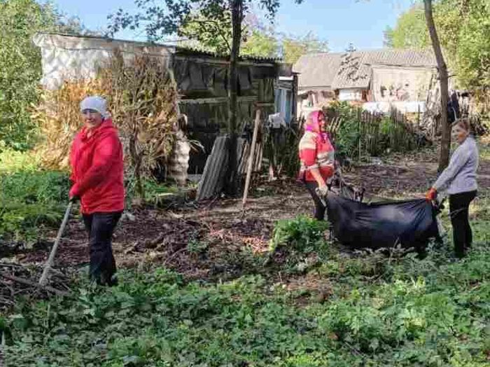 Ми прибирали зарослі байдужості в наших серцях
