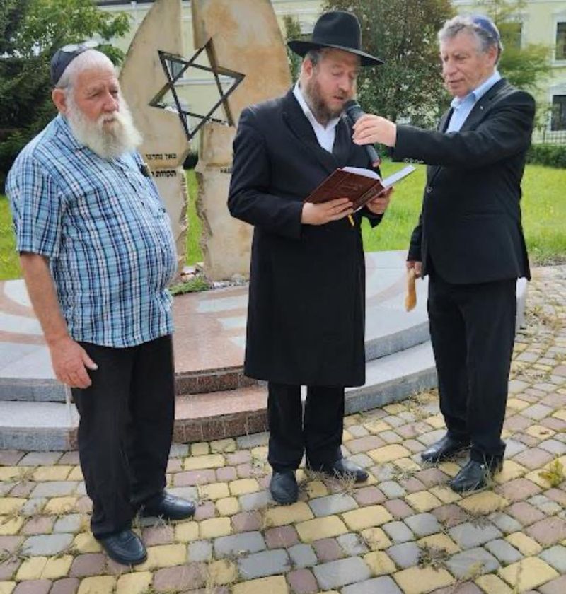 84 роковини розстрілів у П’ятничанському лісі: пам’ять загиблих євреїв вшанували у Вінниці