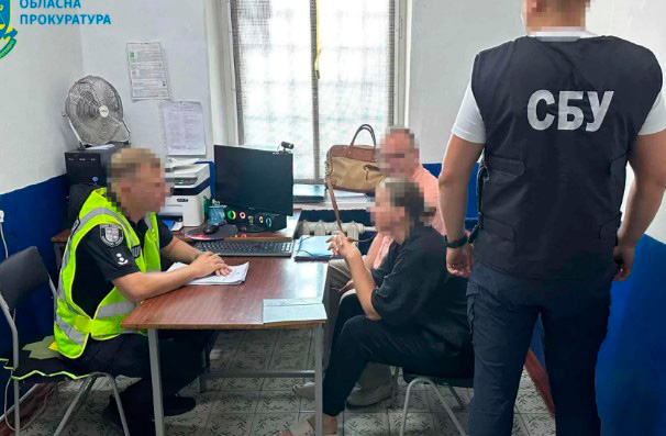 Щоб піймати на шахрайстві відомих «волонтерів», автомобілі у них закупляв оперативник «під прикриттям»