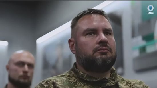 Вони гасять пожежі, перевозять поранених, виконують бойові вильоти. Це – авіація МВС