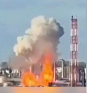 Дрони ГУР атакували НПЗ в Уфі за 1400 км від кордону з Україною