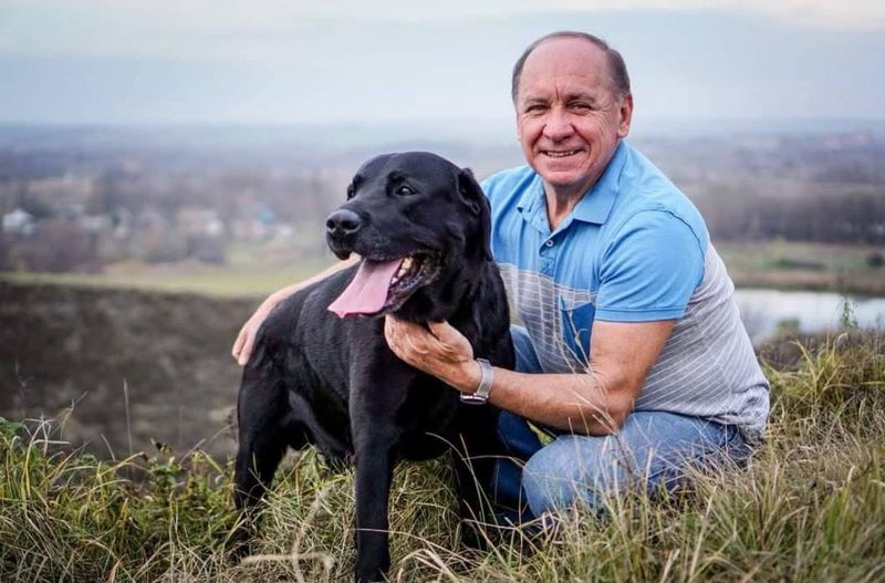 Шокований фактом масового отруєння 16 вересня в місті Вінниці на території Пироговської лікарні бездомних песиків…